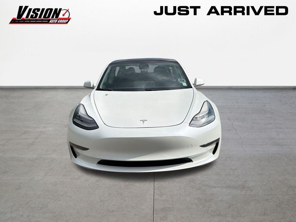 Used 2019  Tesla  image 2
