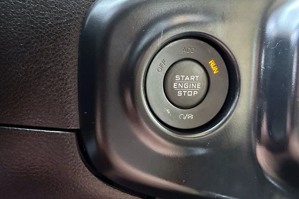 Used 2018 White Jeep Unlimited Sahara image 24