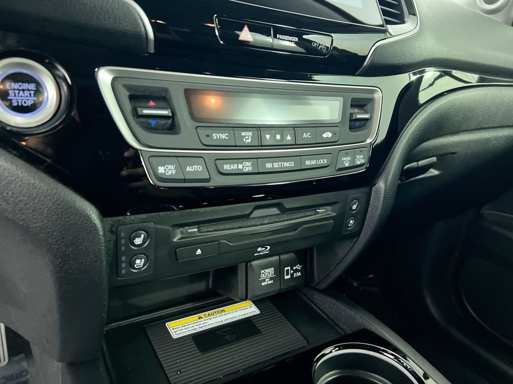 Used 2019 Black Honda Elite image 24