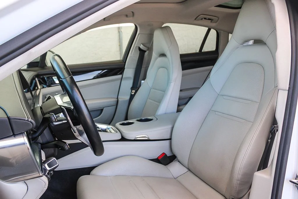 Used 2018  Porsche 4 image 17