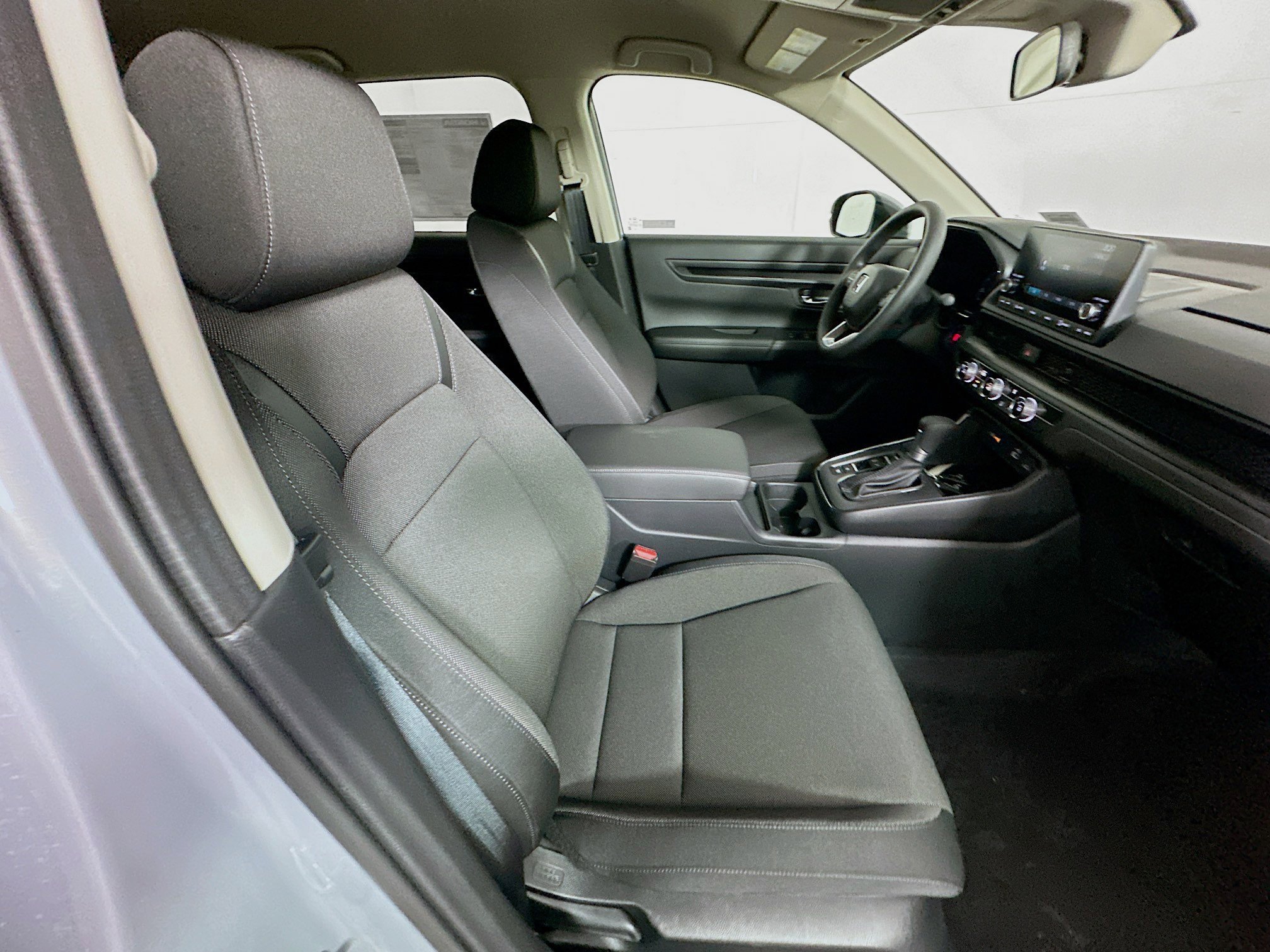 2025 Honda CR-V LX - Photo 21