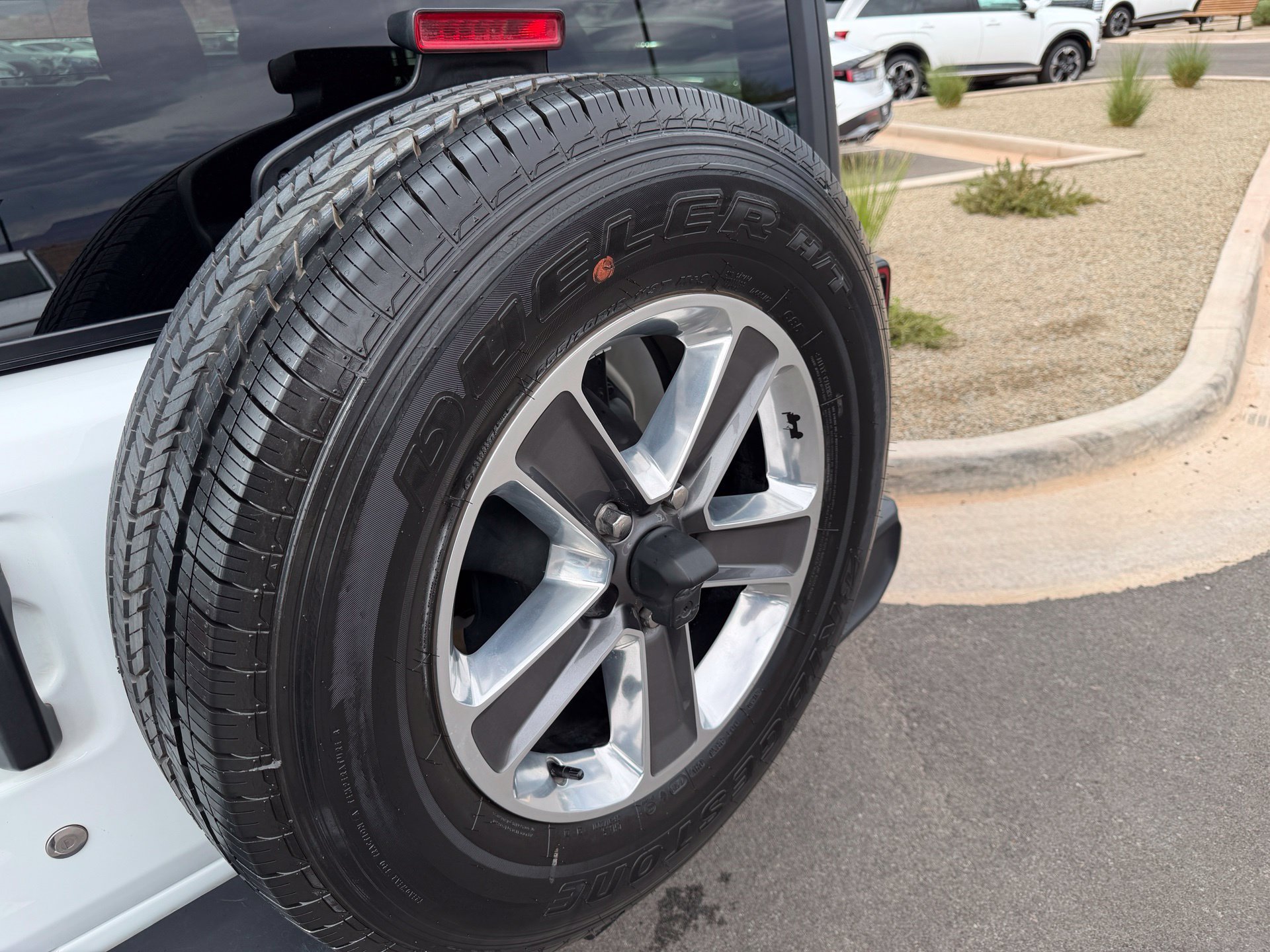 Used 2020 White Jeep Unlimited Sahara image 19