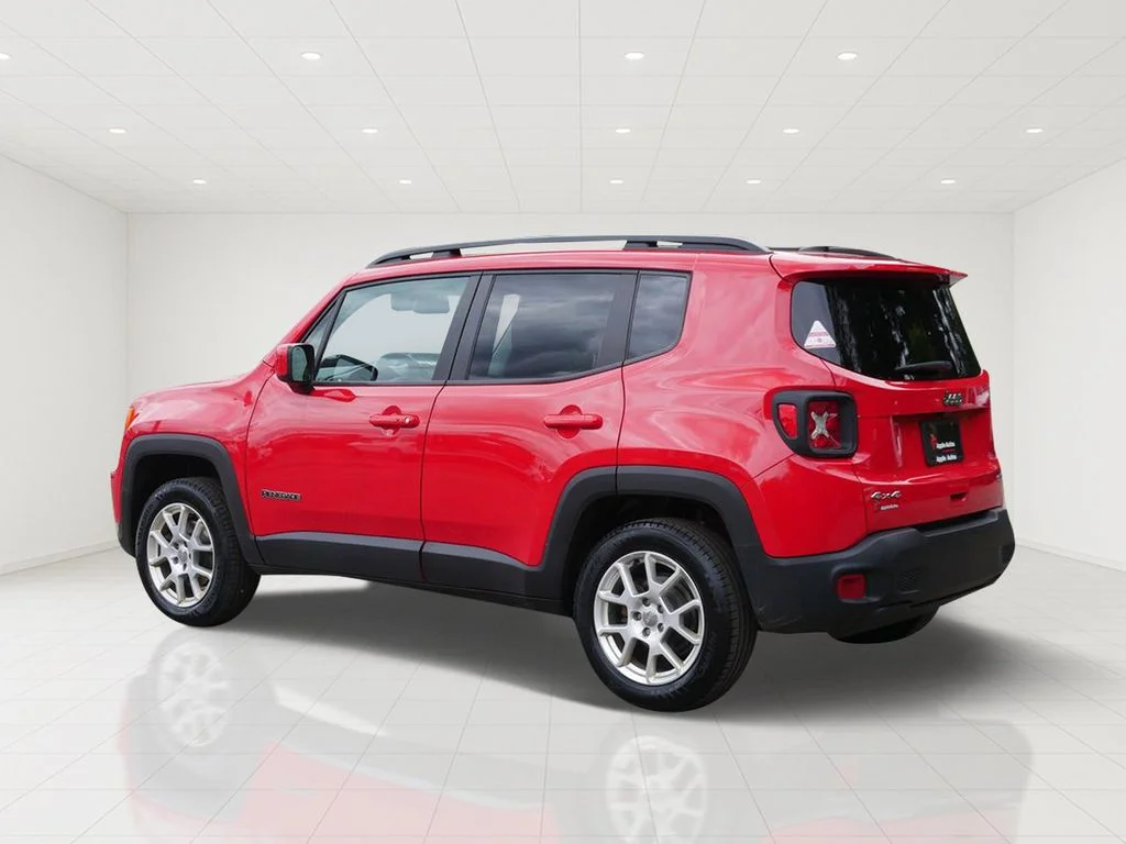 Certified Used 2020 Red Jeep Latitude image 5