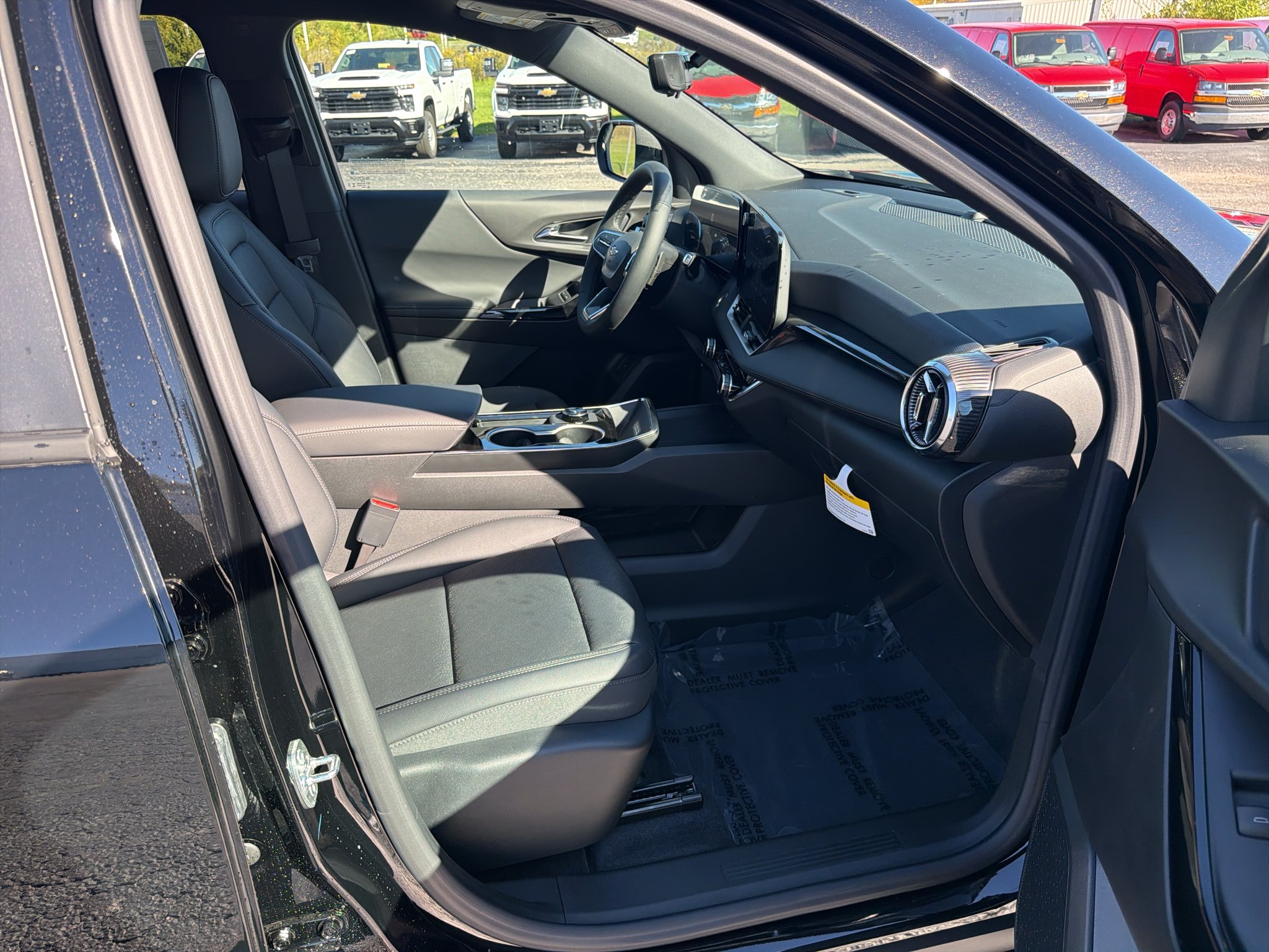 2027 Chevrolet Equinox LT - Photo 29