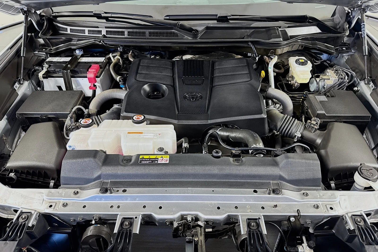 Used 2025 CELESTIAL SILVER Toyota Platinum image 11