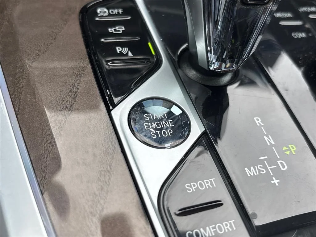 Used 2022 Black BMW sDrive40i image 35