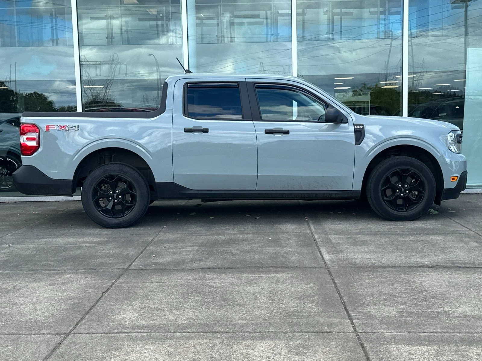 Used 2024 Cactus Ford XLT image 2