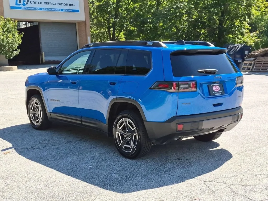 Used 2026 Blue Jeep Laredo image 6