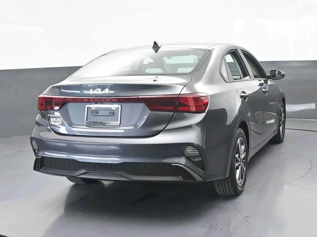 Used 2023 Gravity Gray Kia LXS image 5