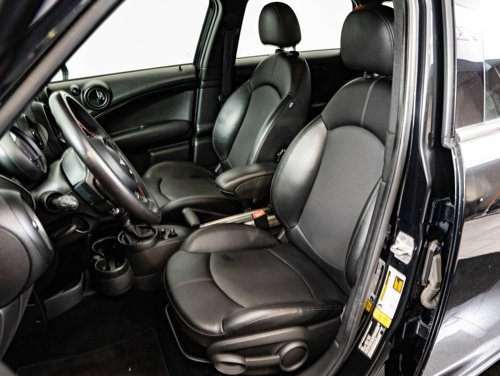 Used 2016 Absolute Black Metallic MINI  image 21