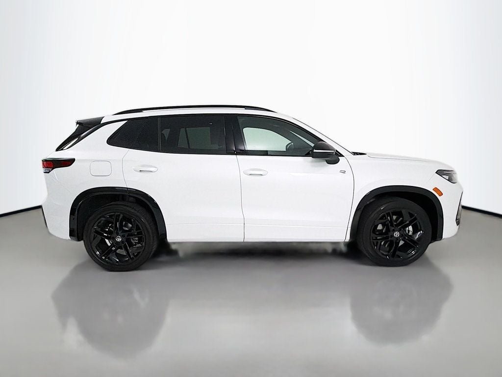 Used 2026 Opal White Pearl Volkswagen 2.0T SE R-Line Black 4MOTION image 8