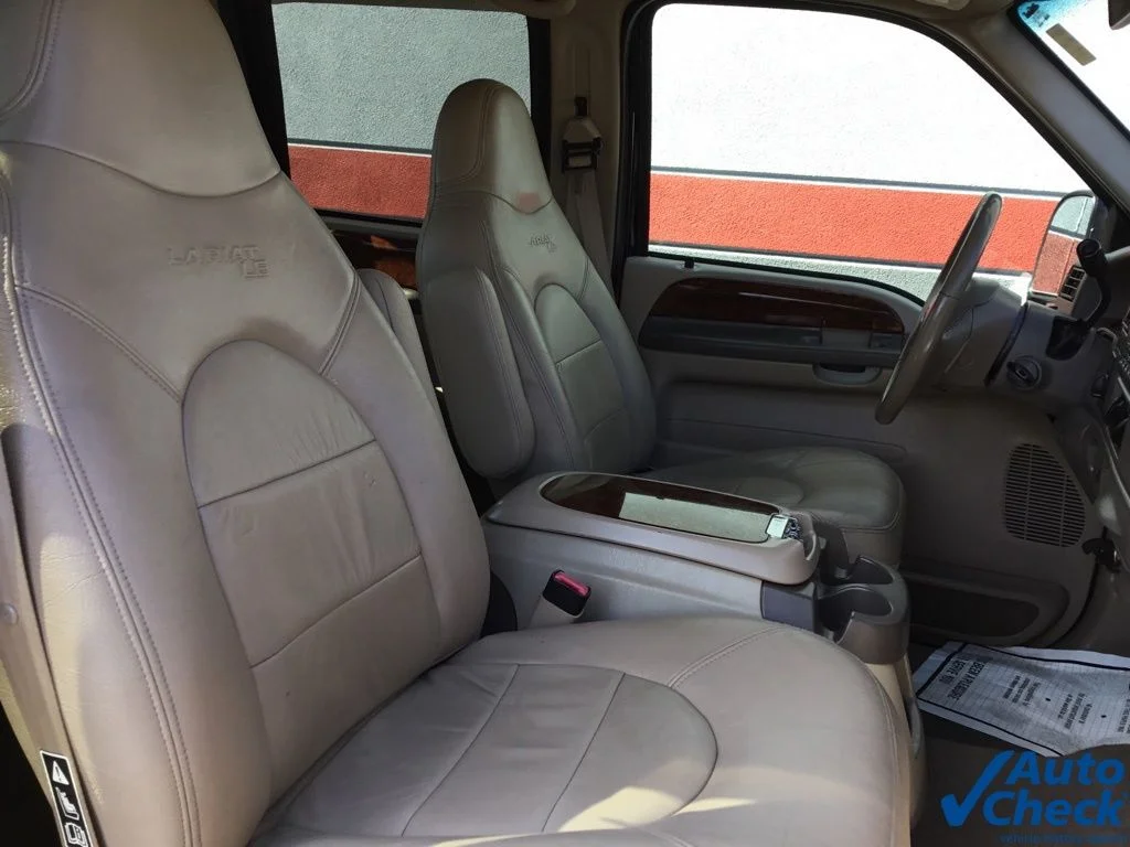 Used 2000 Black Ford Lariat image 20