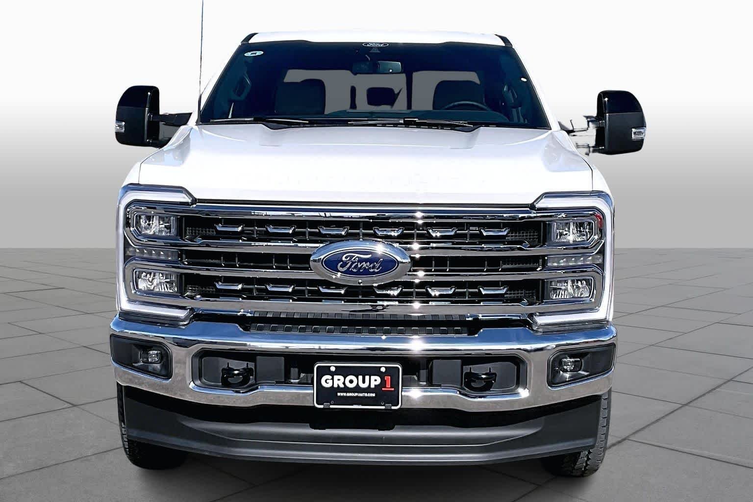 New 2026 Star White Metallic Tri-Coat Ford F-250® Lariat® image 3