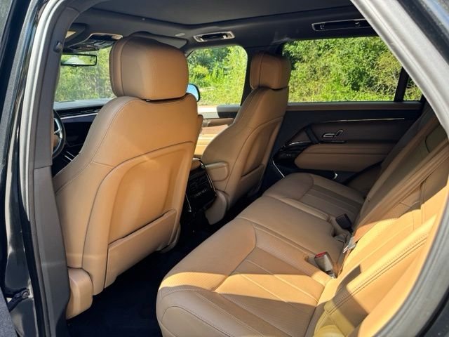 Used 2023 Santorini Black Metallic Land Rover SE image 12