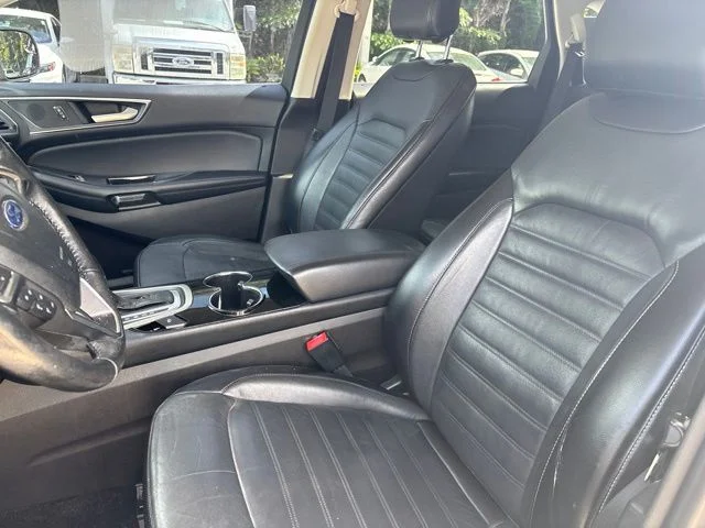 Used 2017 Gray Ford SEL image 6