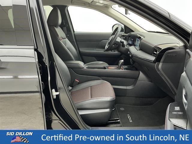 Used 2025 Super Black Nissan SR image 25