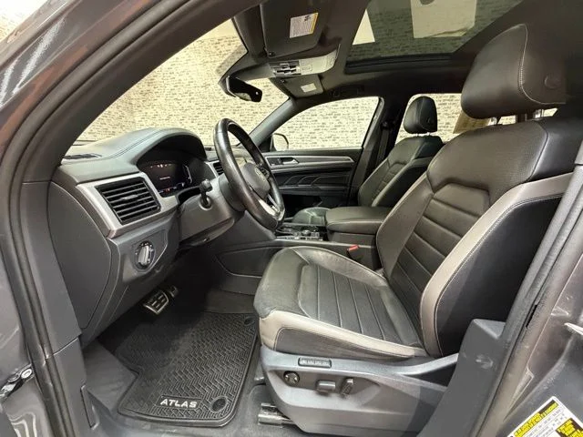 Used 2020 Platinum Gray Metallic Volkswagen 3.6L V6 SEL Premium R-Line image 19