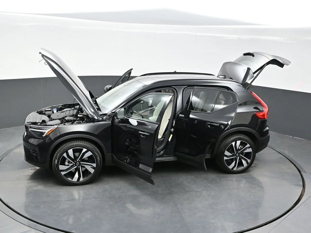 Certified Used 2025 Onyx Black Volvo Ultra image 40