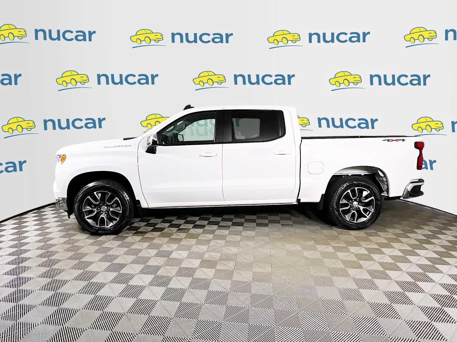 Used 2023 Summit White Chevrolet LT image 4