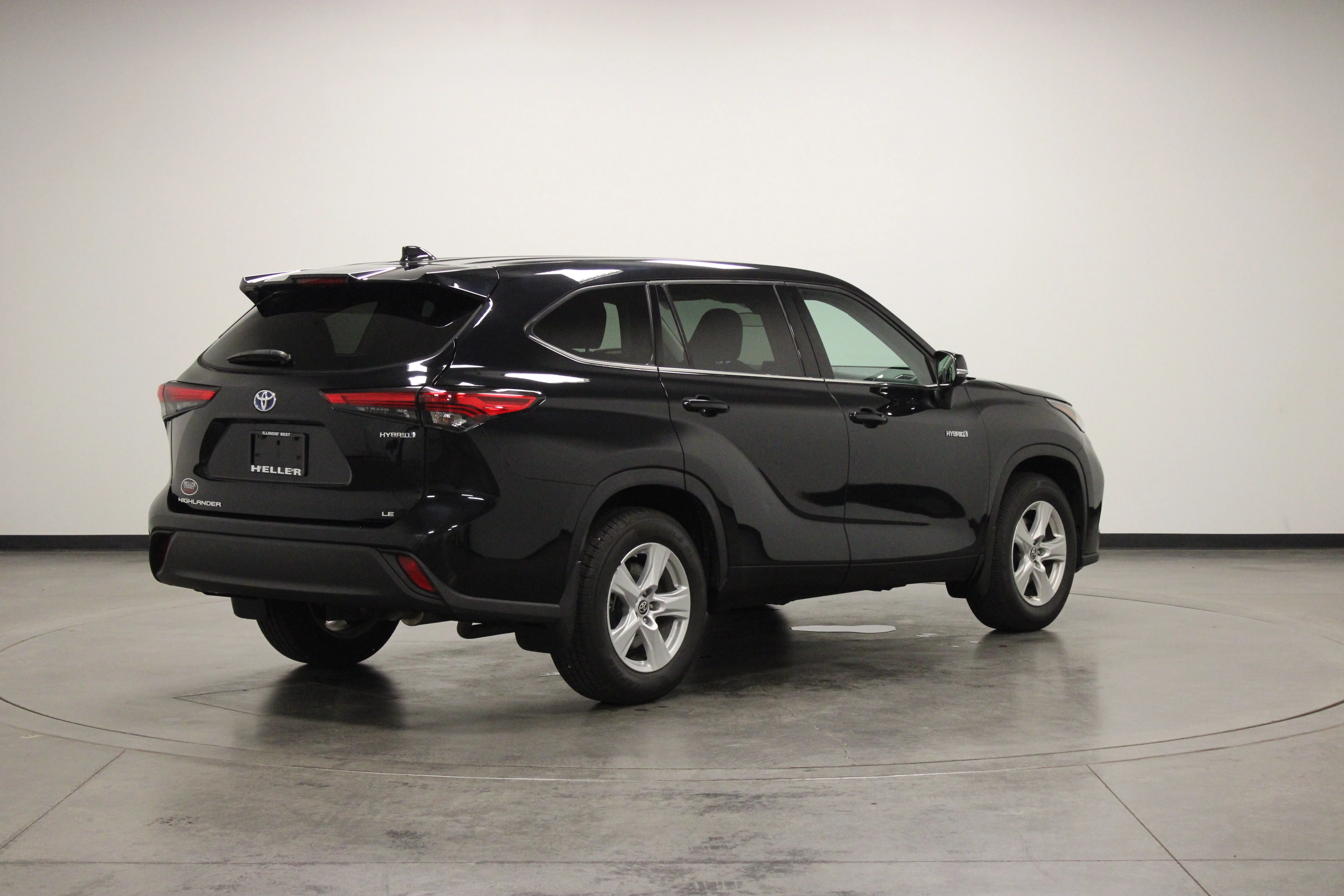 Used 2021 Midnight Black Metallic Toyota LE image 6