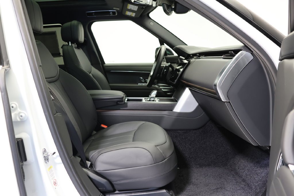 New 2027 Fuji White Land Rover SE image 39
