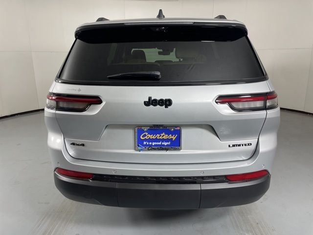 New 2025 Silver Zynith Exterior Paint Jeep Limited image 7