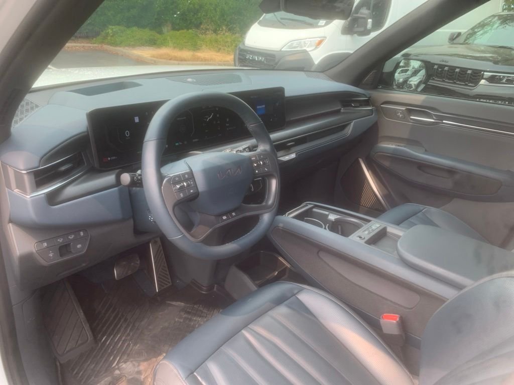 Used 2024 White Kia GT-Line image 9