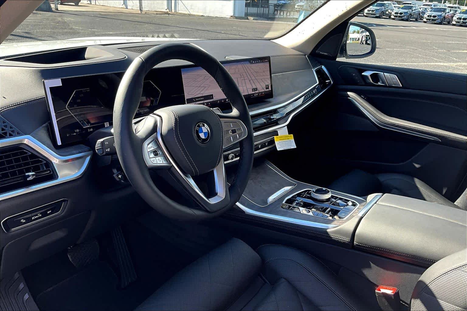 New 2026 Mineral White Metallic BMW xDrive40i image 7