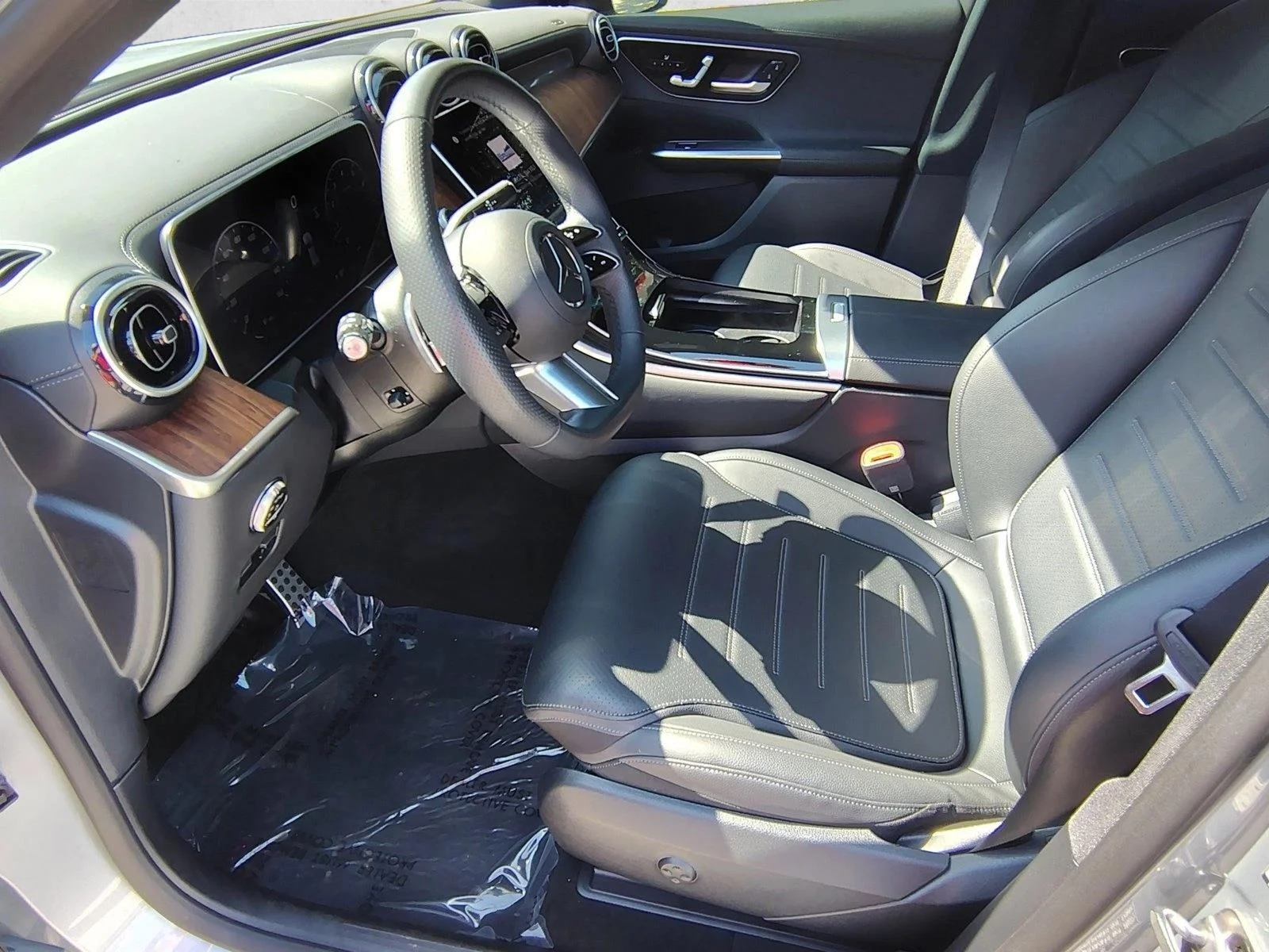 Used 2026 Cirrus Silver Metallic Mercedes-Benz GLC 300 image 16