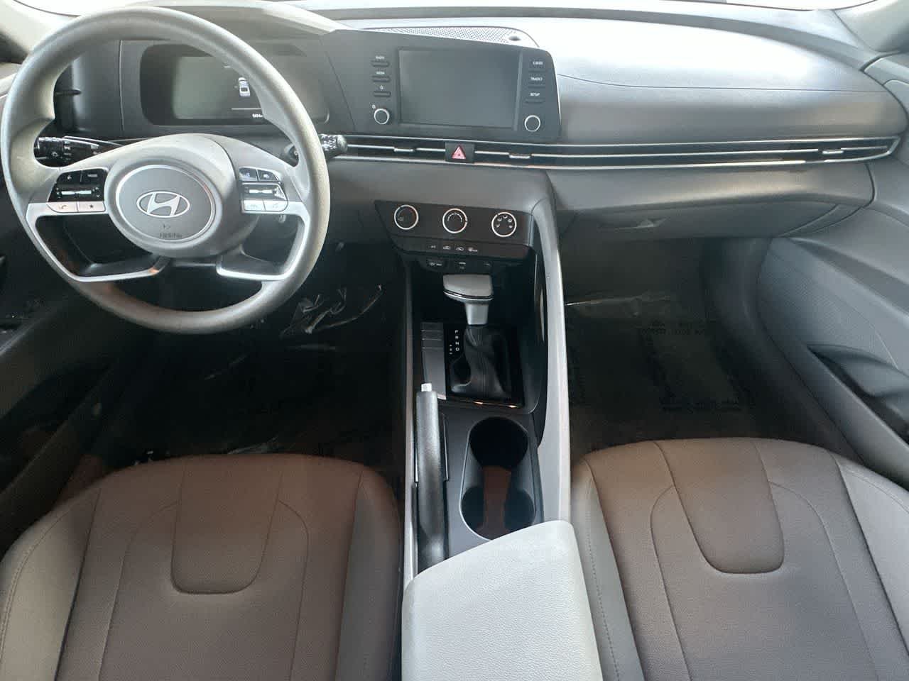 2025 Hyundai Elantra SE - Photo 24