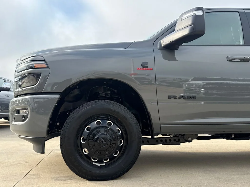 New 2026 Ceramic Gray Clear-Coat Exterior Paint RAM Laramie image 5