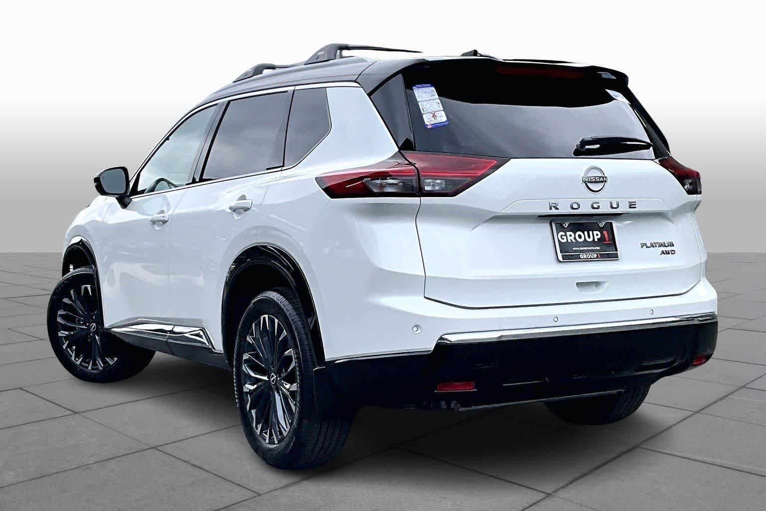 New 2026 2T WHT BLK XKJP Nissan Platinum image 12