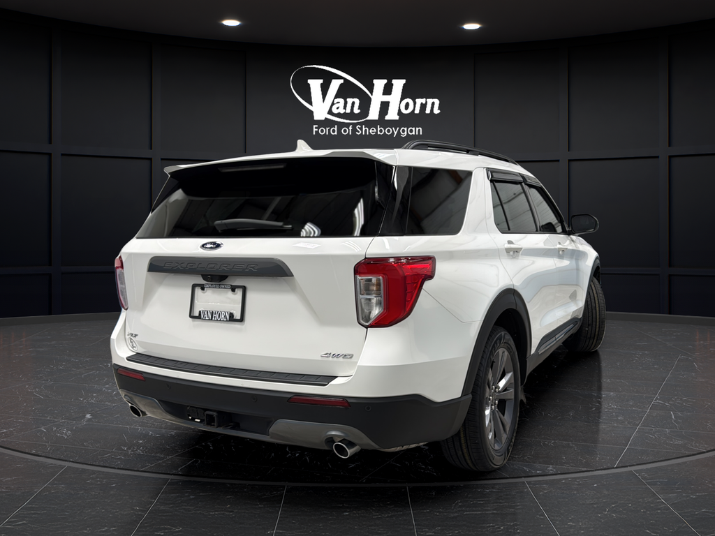 Used 2023 Star White Metallic Tri-Coat Ford XLT image 7