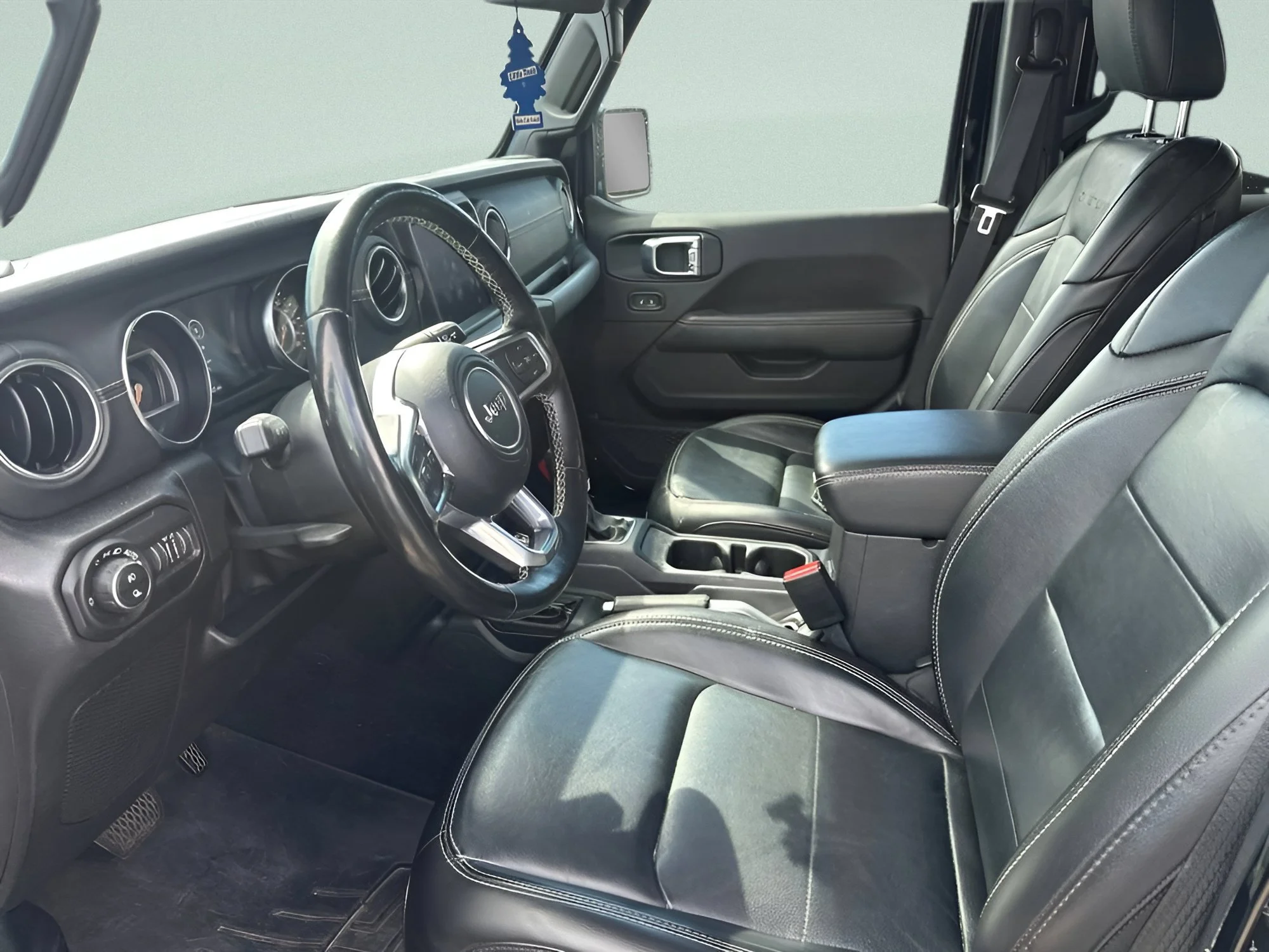Certified Used 2022 Black Clearcoat Jeep Overland image 20