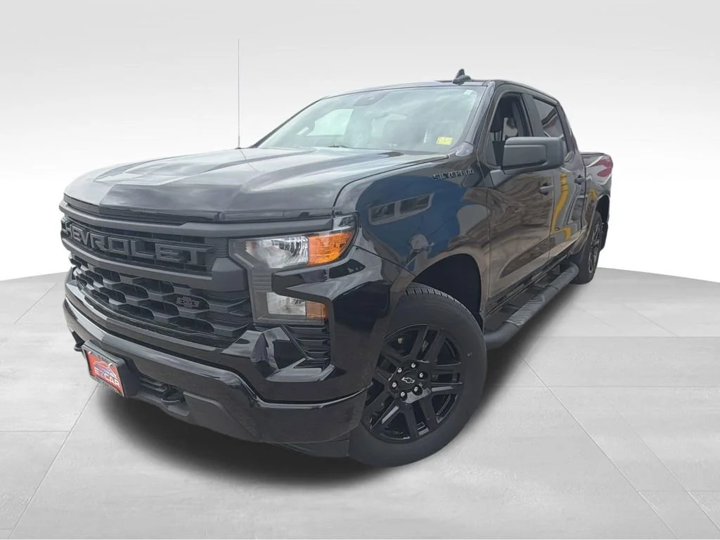 Used 2023 Black Chevrolet Custom image 3