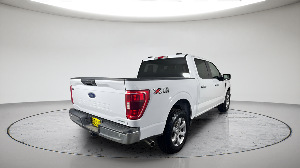 Used 2023 Oxford White Ford XLT image 4