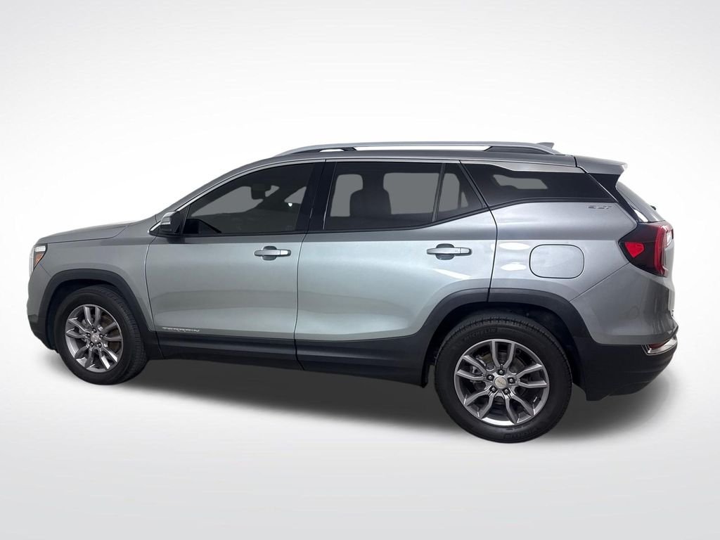 Used 2023 Silver GMC SLT image 10