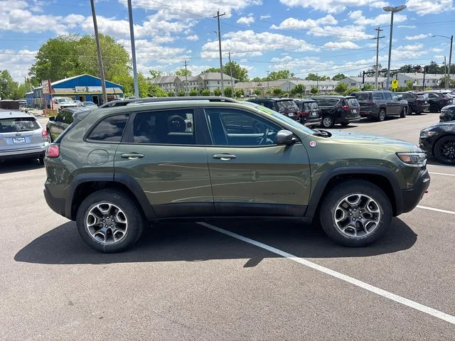 Used 2021 Green Jeep Trailhawk image 29
