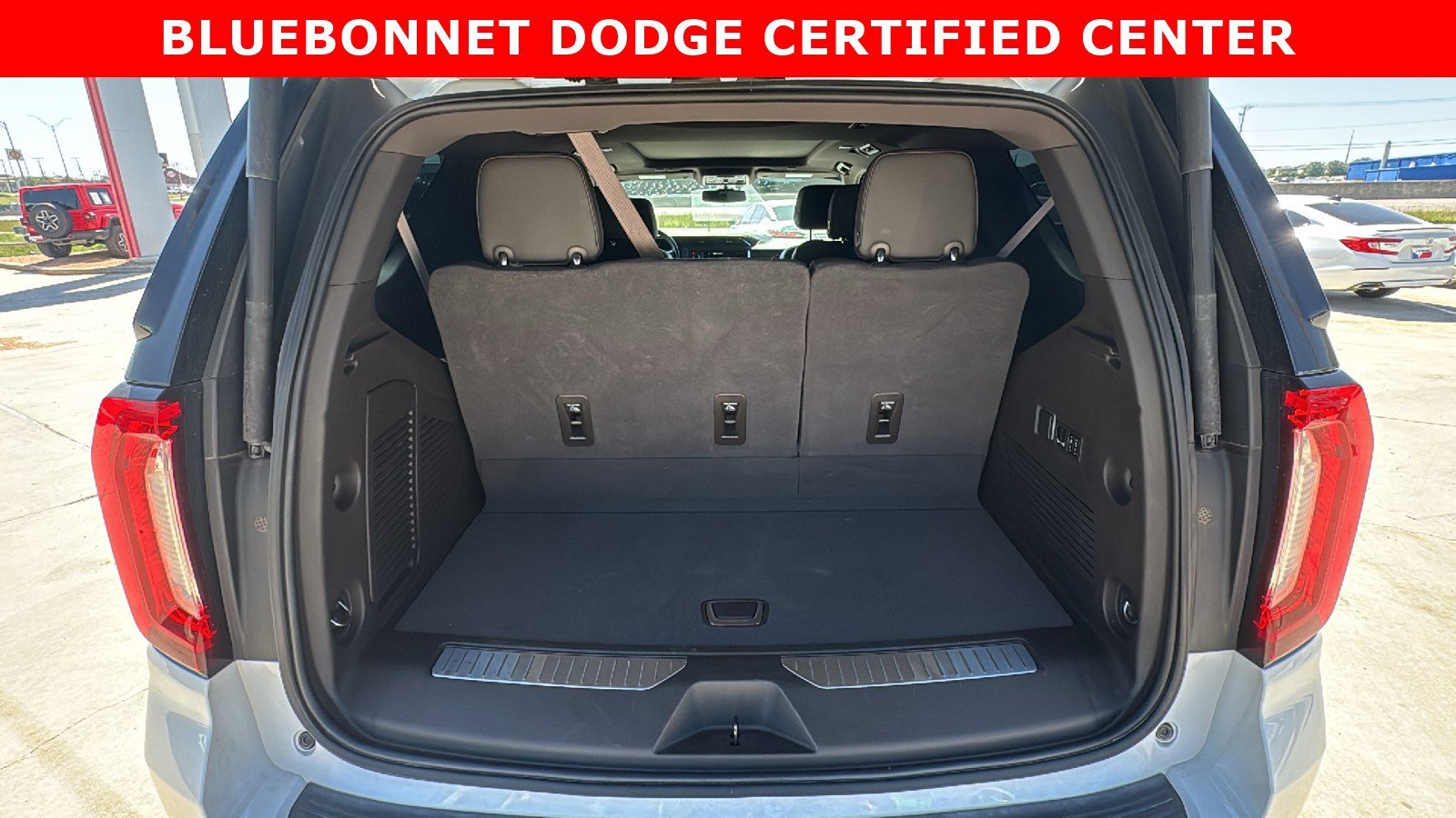 Certified Used 2022 White Frost Tricoat GMC Denali image 25