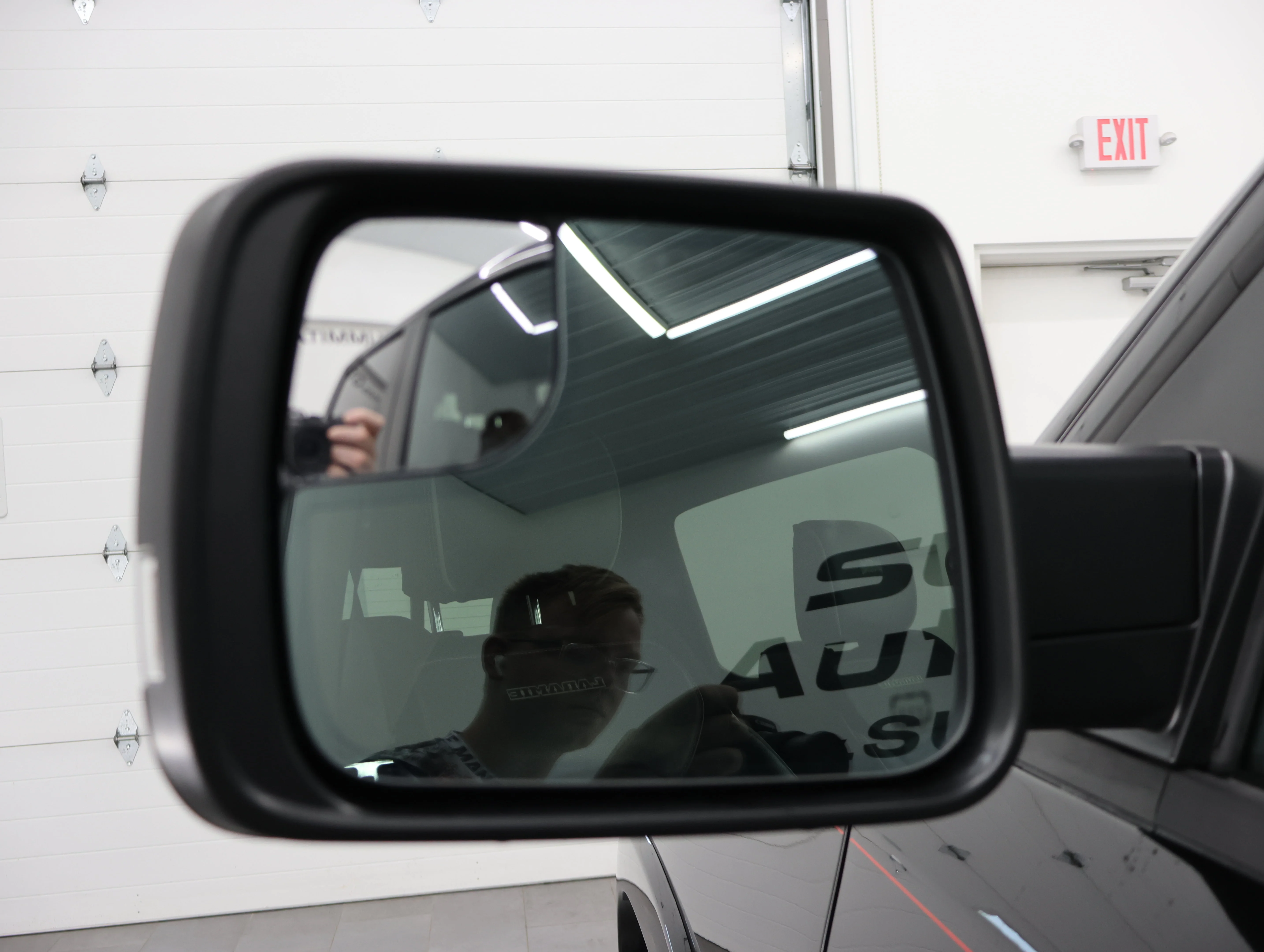 Used 2021 Diamond Black Crystal Pearlcoat Ram Laramie image 38