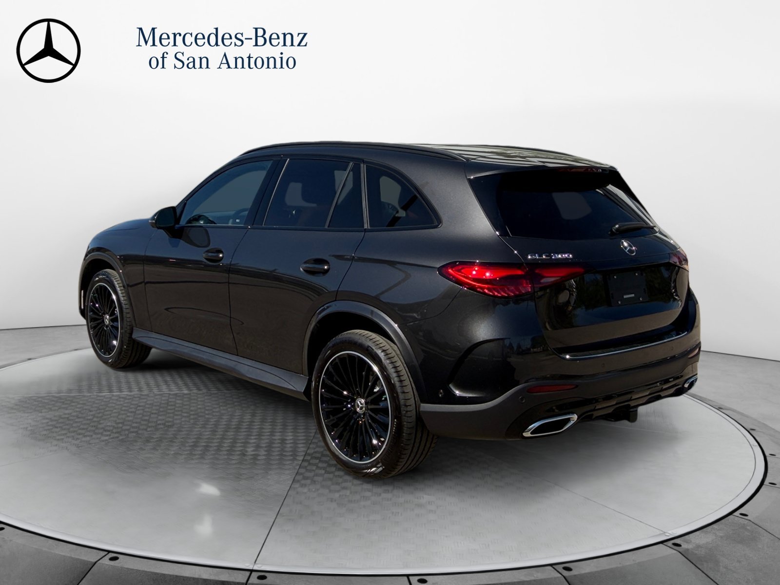 New 2027 Graphite Grey Metallic Mercedes-Benz GLC 300 image 5