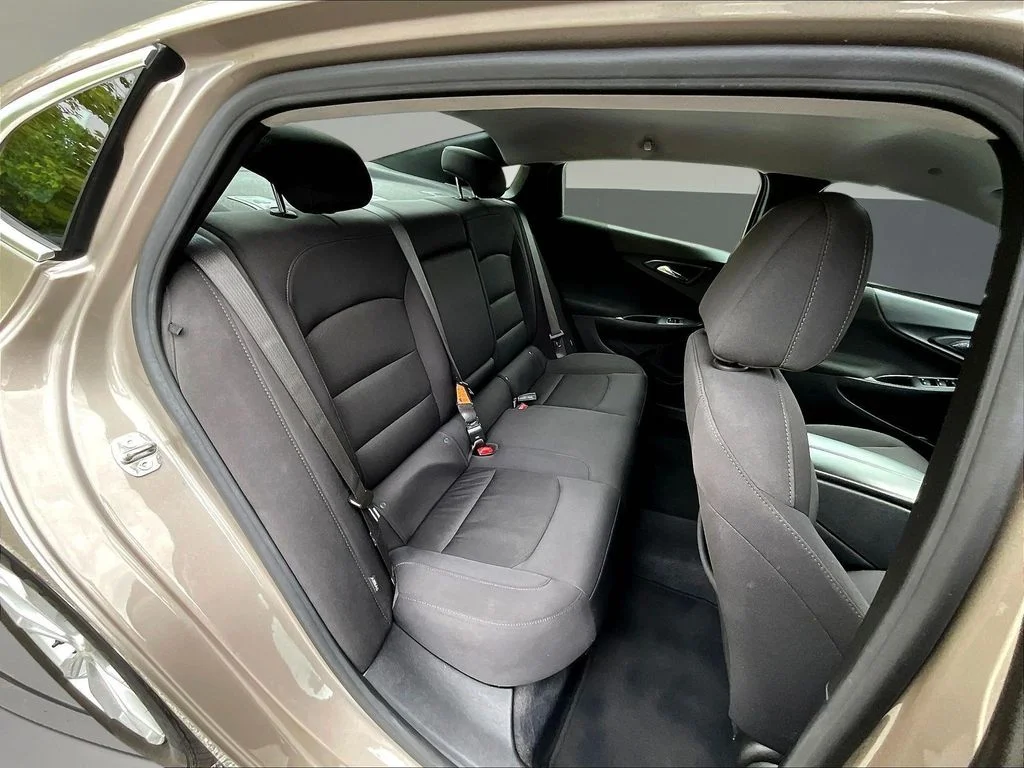 Used 2023 Gray Chevrolet LT image 27