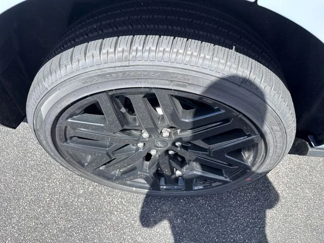 New 2026 Glacier Gray Metallic Tri-Coat Ford Platinum® image 13