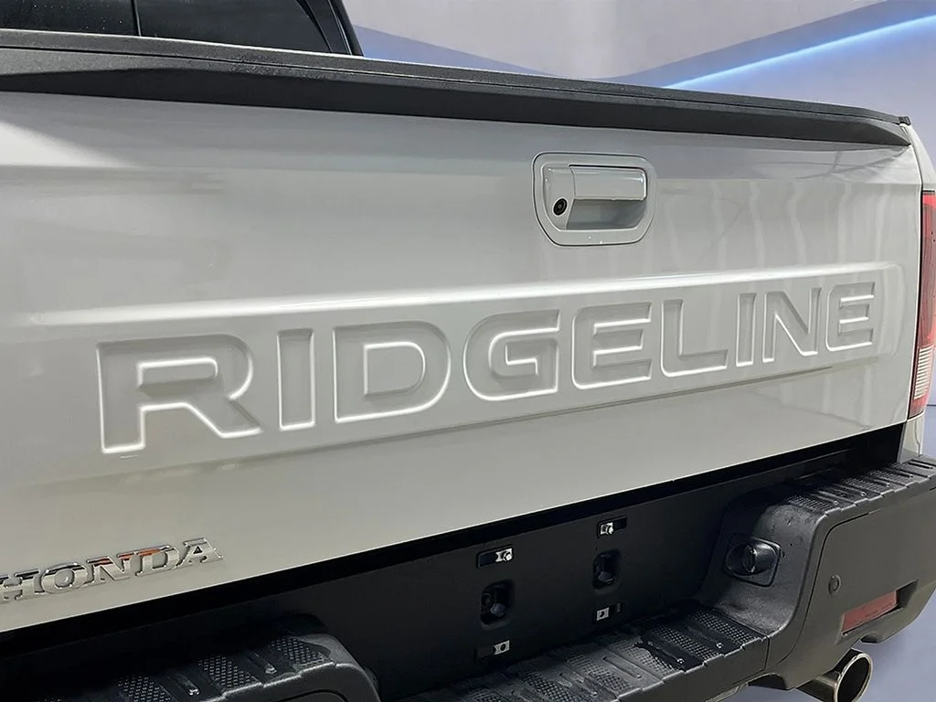 New 2026 Platinum White Pearl Honda Black Edition image 6