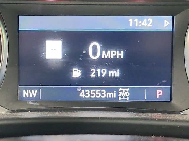 Used 2023 White GMC AT4 image 13
