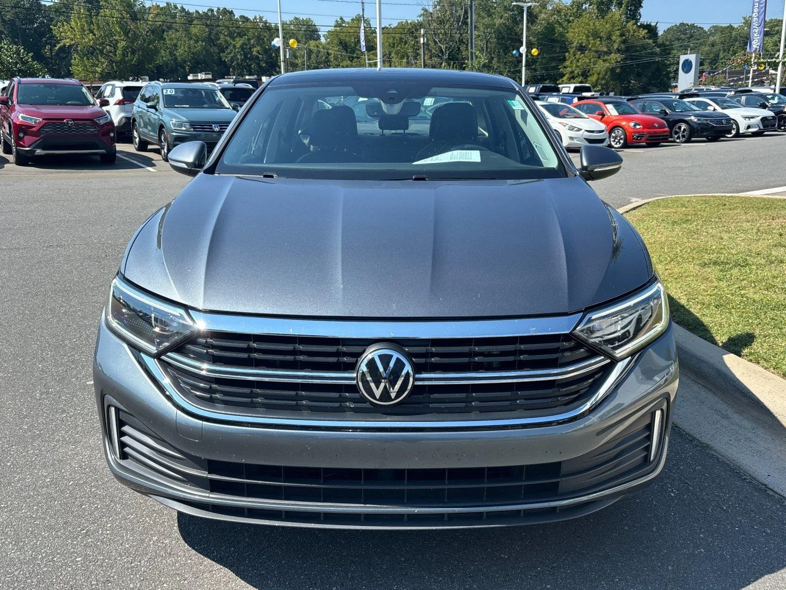Used 2023 Platinum Gray Metallic Volkswagen SEL image 8