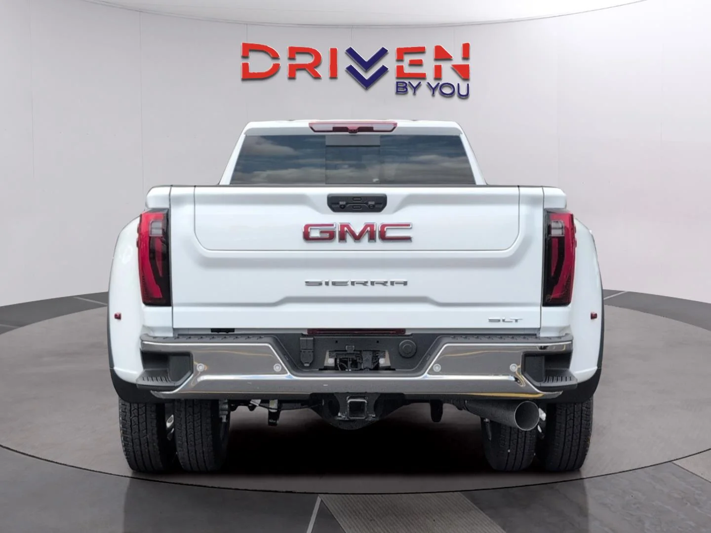 New 2026 Summit White GMC SLT DRW image 3