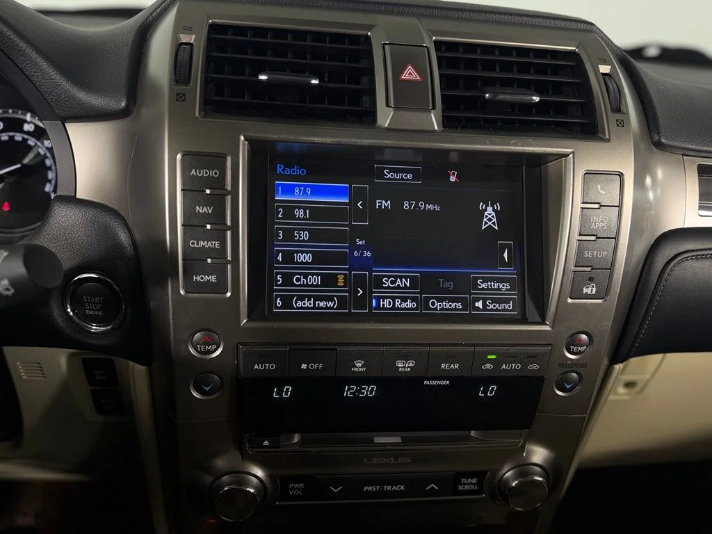 Used 2021  Lexus 460 image 17