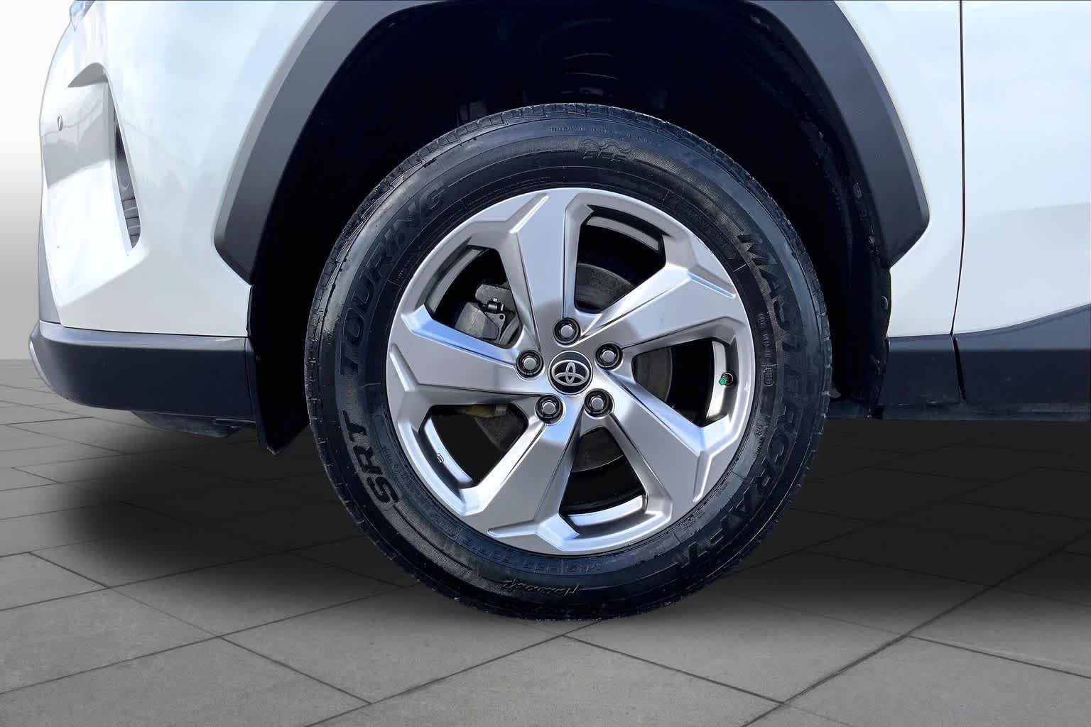 Used 2021 Blizzard Pearl Toyota Hybrid Limited image 11