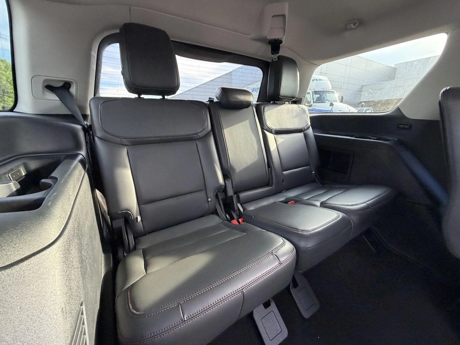 Used 2025 Oxford White Ford Active image 22